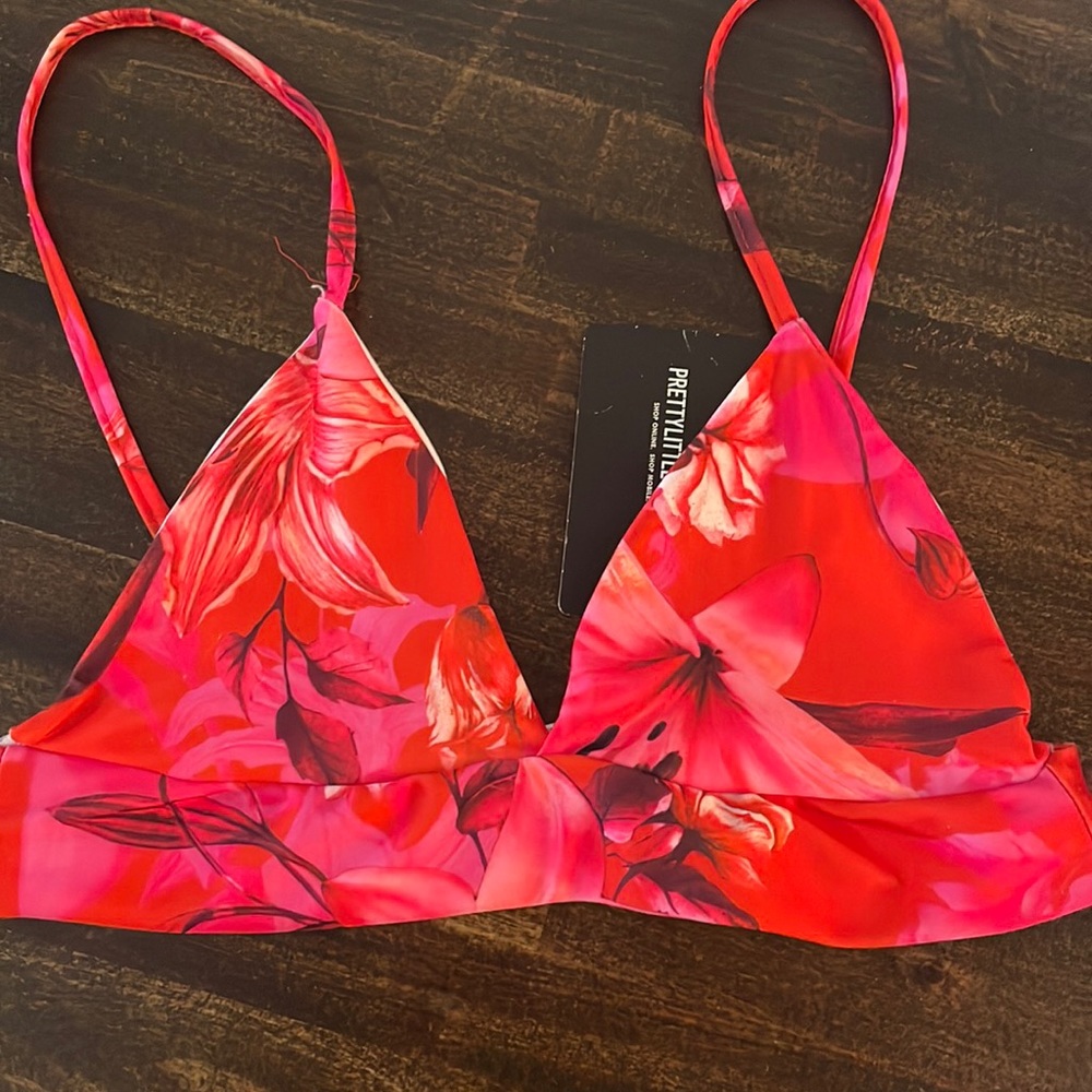 MWT PrettyLittleThing Bikini Top